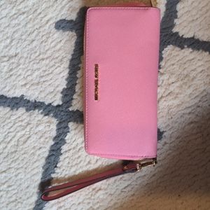 Michael Kors Jet set Wallet Wristlet Pink